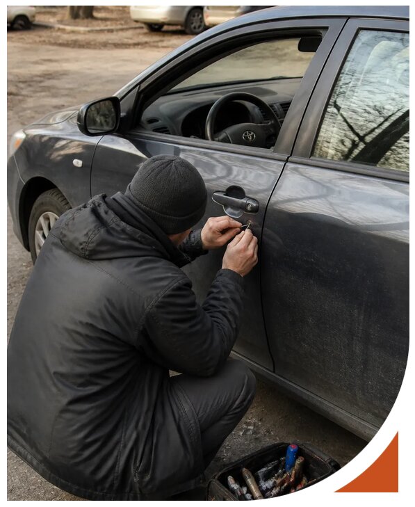 Профессиональное вскрытие автомобиля Тойота без повреждений в Кингисеппе